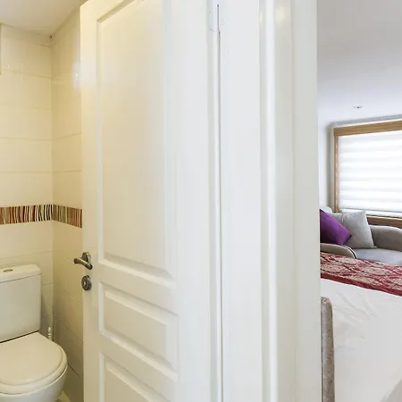 Taxim Elegance Hotell 2*
