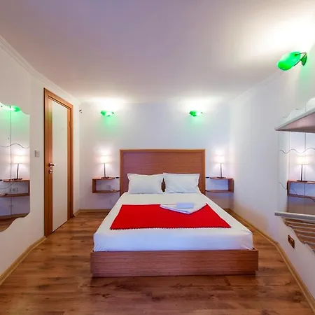 Taxim Elegance Hotell 2*
